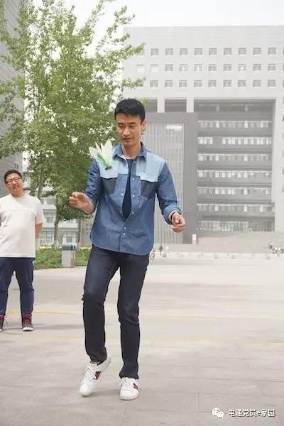 踢毽比赛